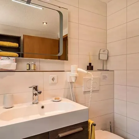 Trostelhof 3 *